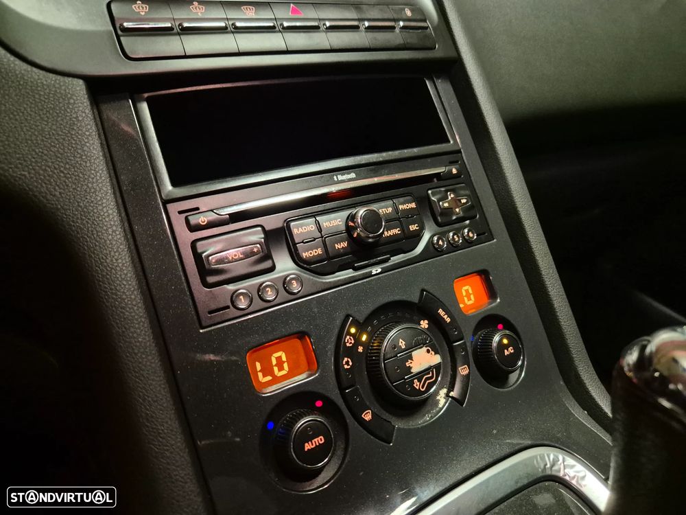 Peugeot 5008 1.6 E-HDi Tech-Motion CMP6 - 19