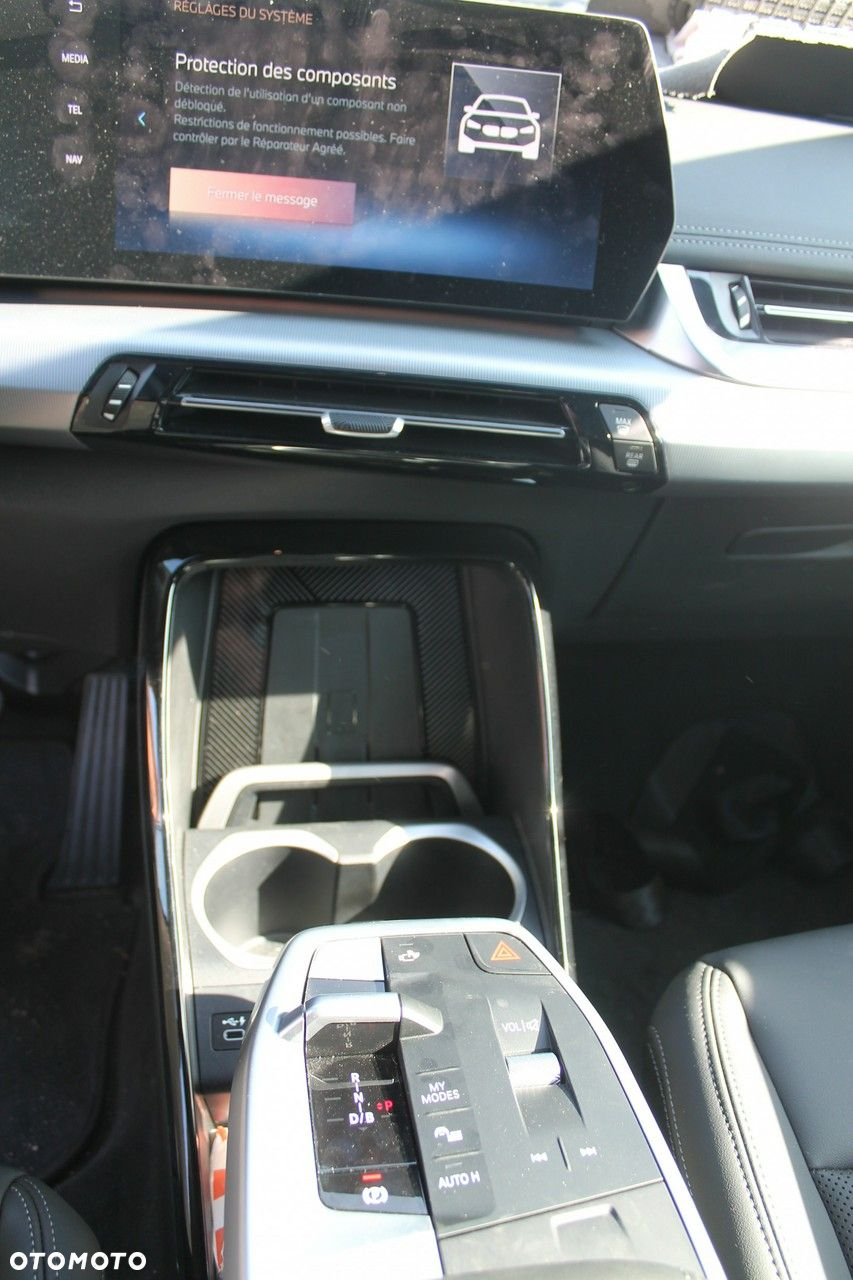BMW iX1 - 8