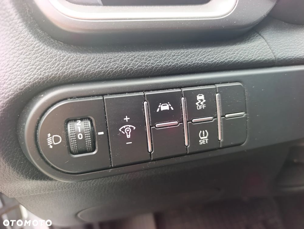 Kia Ceed - 9
