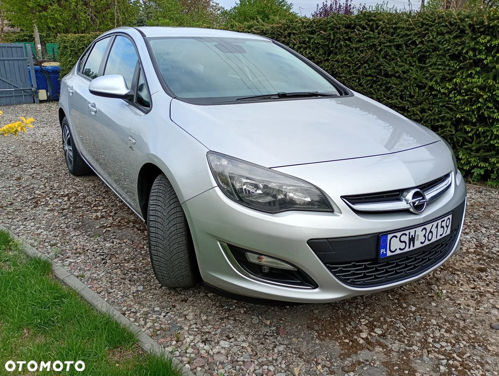 Opel Astra 1.4 Turbo Active - 4
