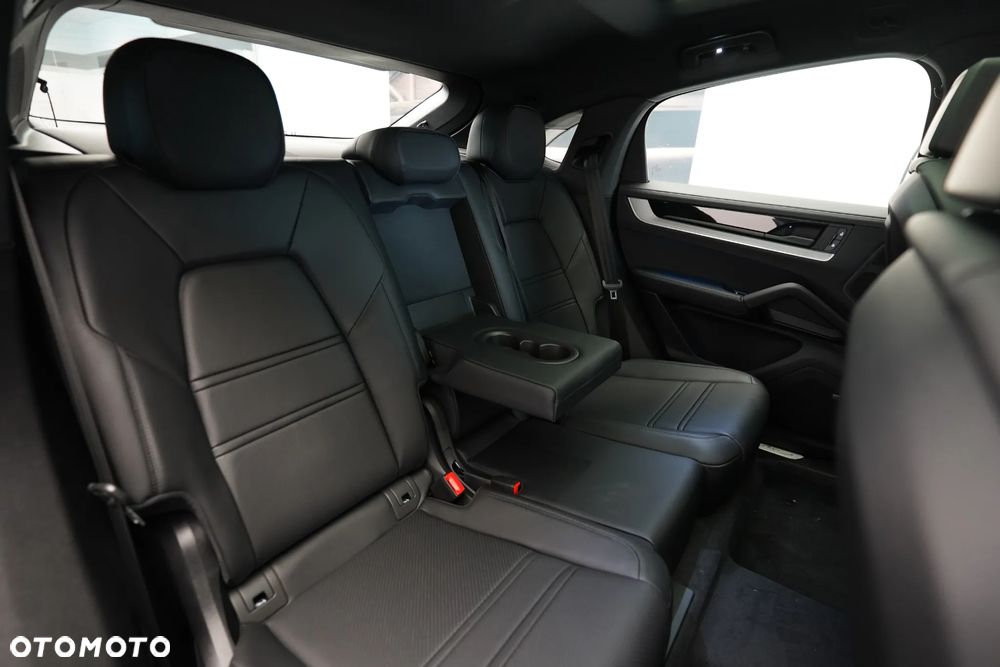 Porsche Cayenne Coupe - 11
