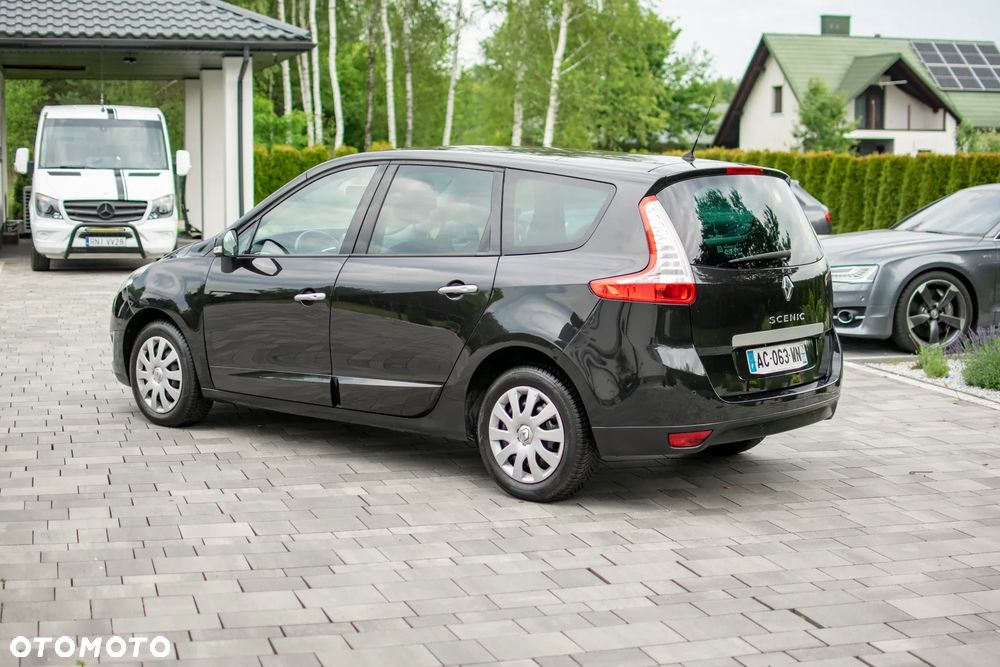 Renault Grand Scenic - 21