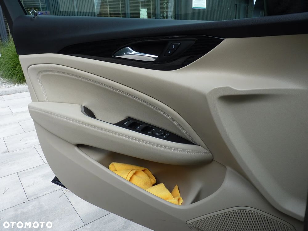 Opel Insignia 2.0 CDTI Exclusive S&S - 12