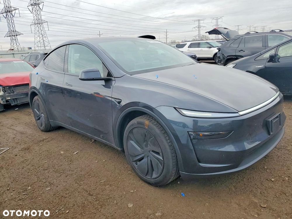 Tesla Model Y Premium Long Range Dual Motor AWD - 4