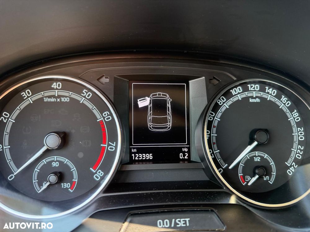 Skoda Fabia 1.0 TSI Ambition - 6