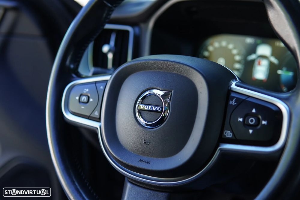Volvo XC 60 2.0 T8 PHEV Momentum Plus AWD - 40