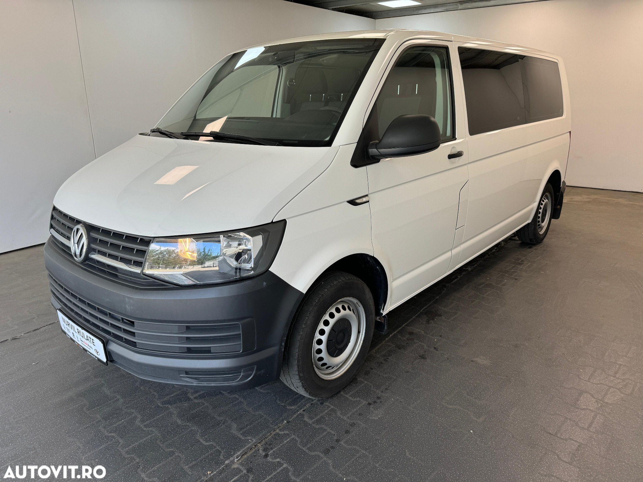 Volkswagen Transporter Kombi T6 2.0 TDI 75 kW LR - 2