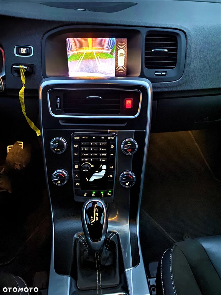 Volvo V60 Cross Country D4 AWD Geartronic - 26