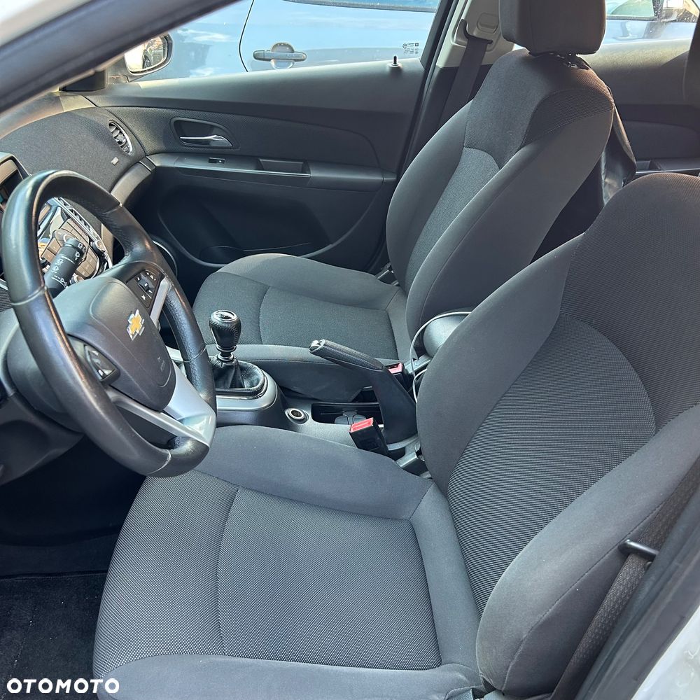 Chevrolet Cruze 1.6 LT+ - 11