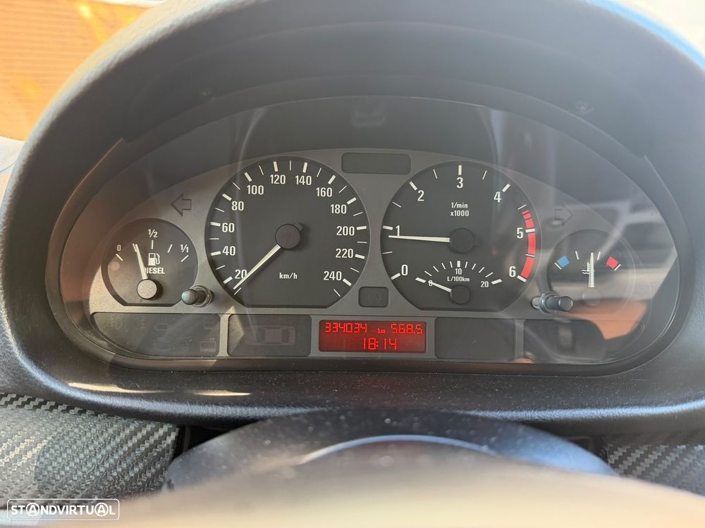 BMW 320 d Navigator - 20