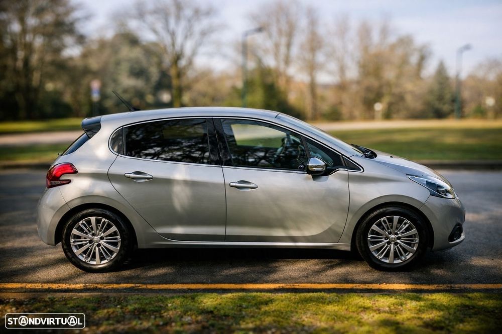 Peugeot 208 Blue-HDi 100 Stop&Start Allure - 23