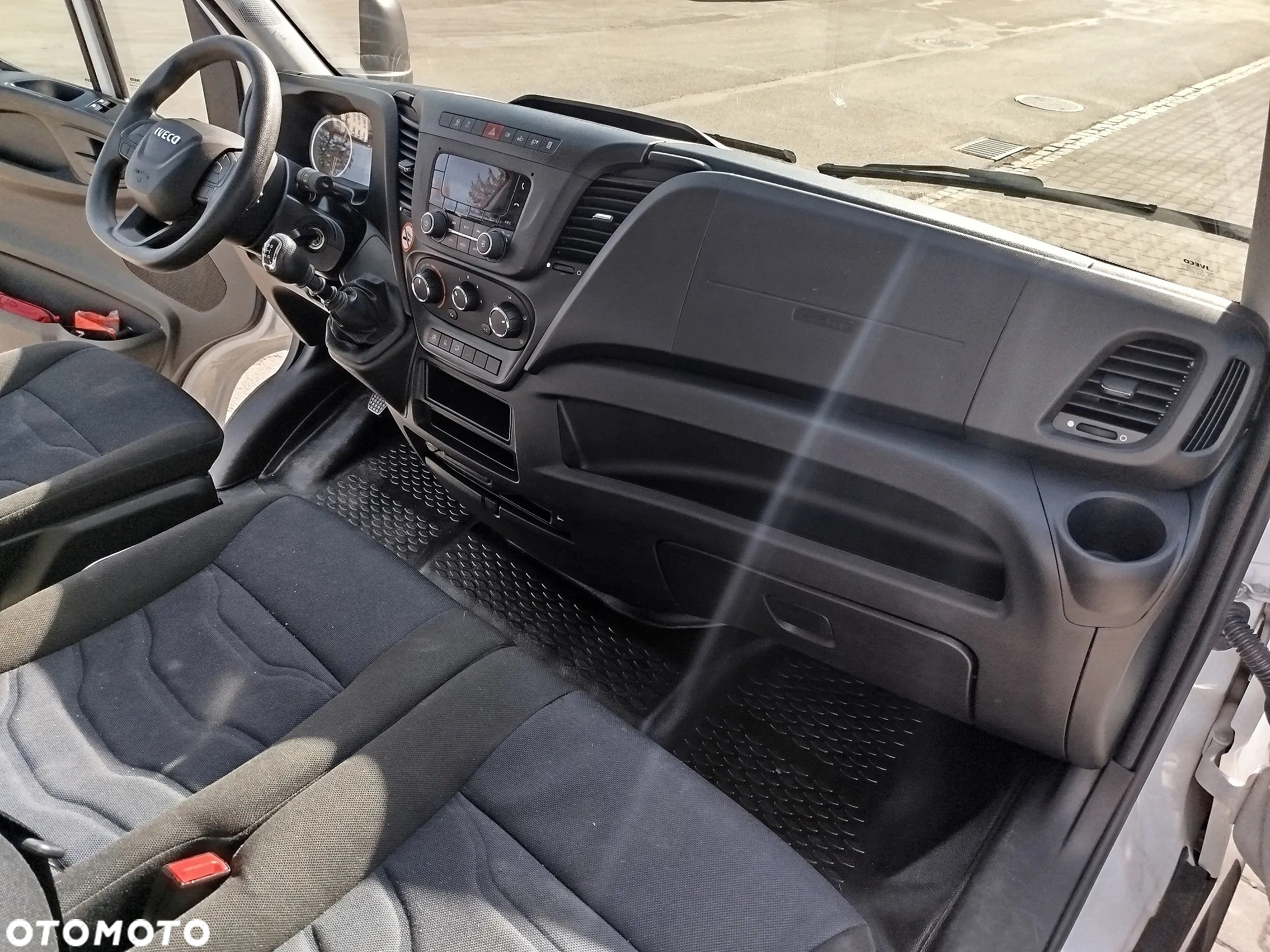Iveco DAILY 35C16 KONTENER Z WINDĄ (750kg) - 14