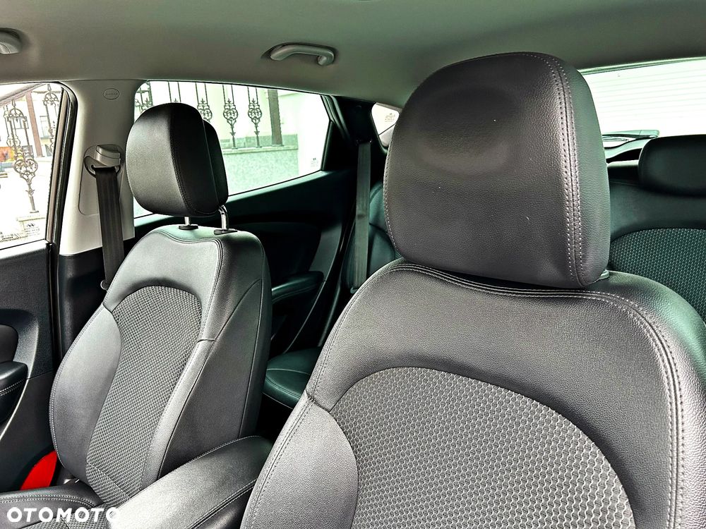 Hyundai ix35 2.0 Premium 2WD - 25
