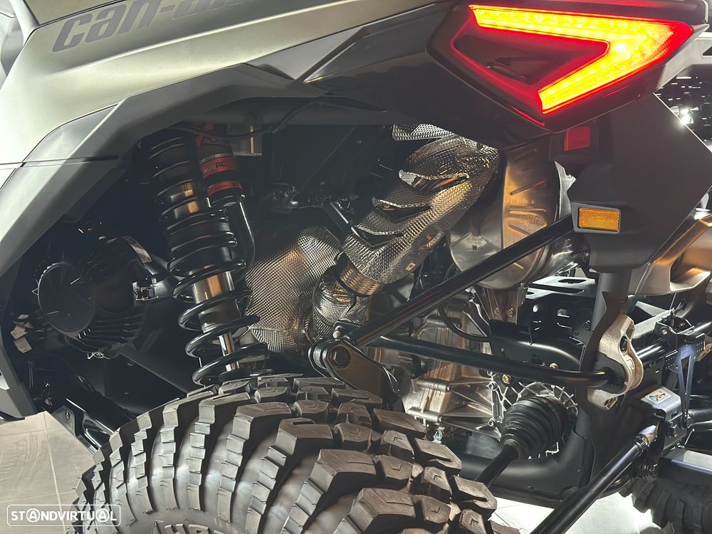 Can-Am Maverick R Can Am Maverick R XRC DCT SAS - 20