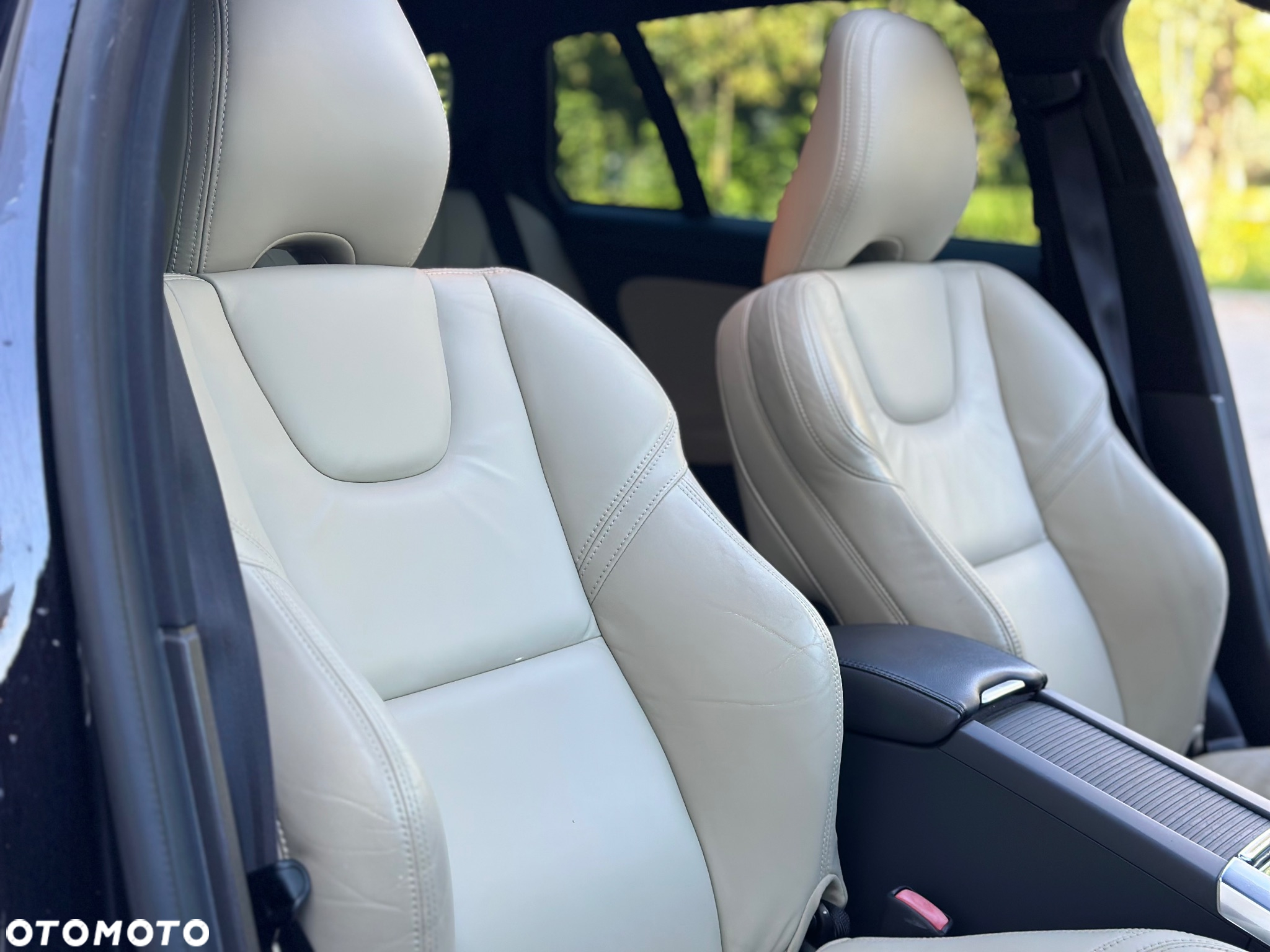 Volvo V60 D6 AWD Plug-in Hybrid Momentum - 19