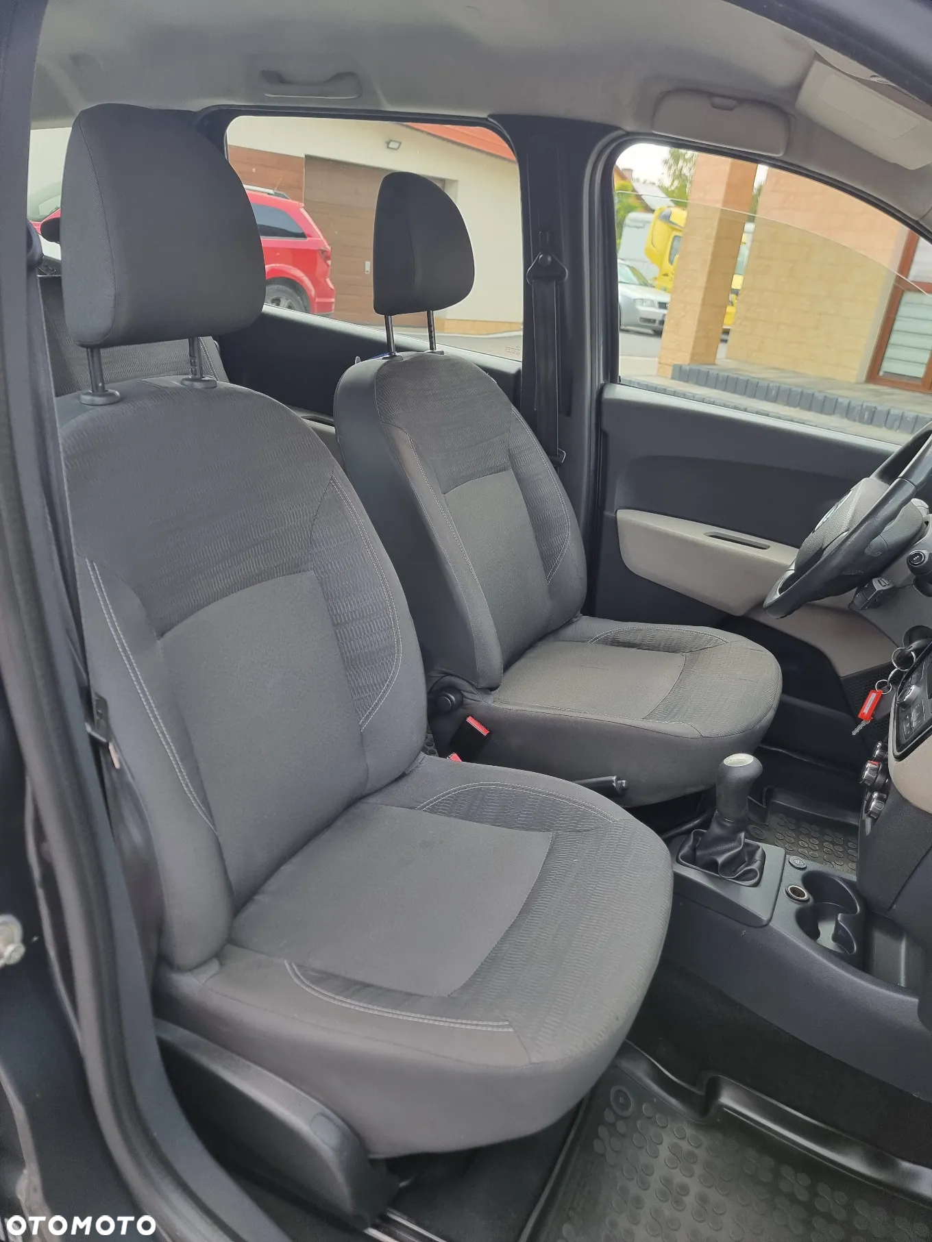 Dacia Lodgy 1.6 Ambiance - 24