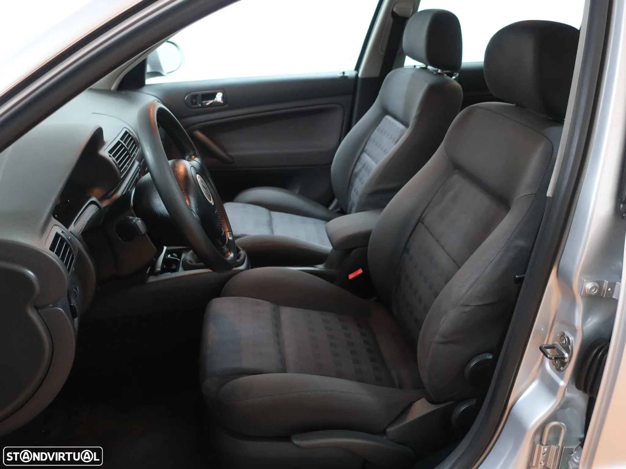 VW Passat 1.9 TDi Trendline - 13