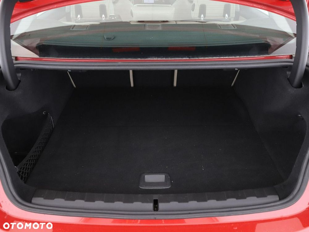 BMW Seria 3 320e PHEV M Sport - 22