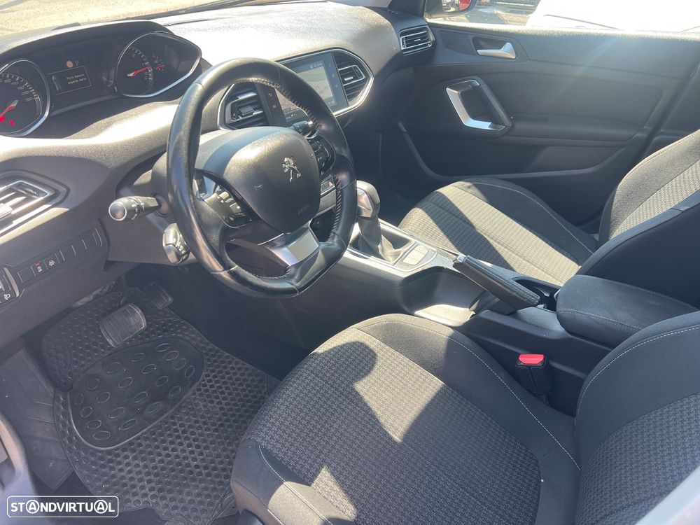 Peugeot 308 SW BlueHDi 120 EAT6 Stop & Start Allure - 38