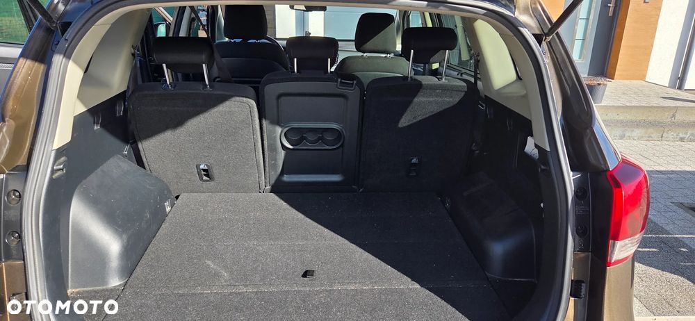 Kia Carens 1.6 GDI L - 10