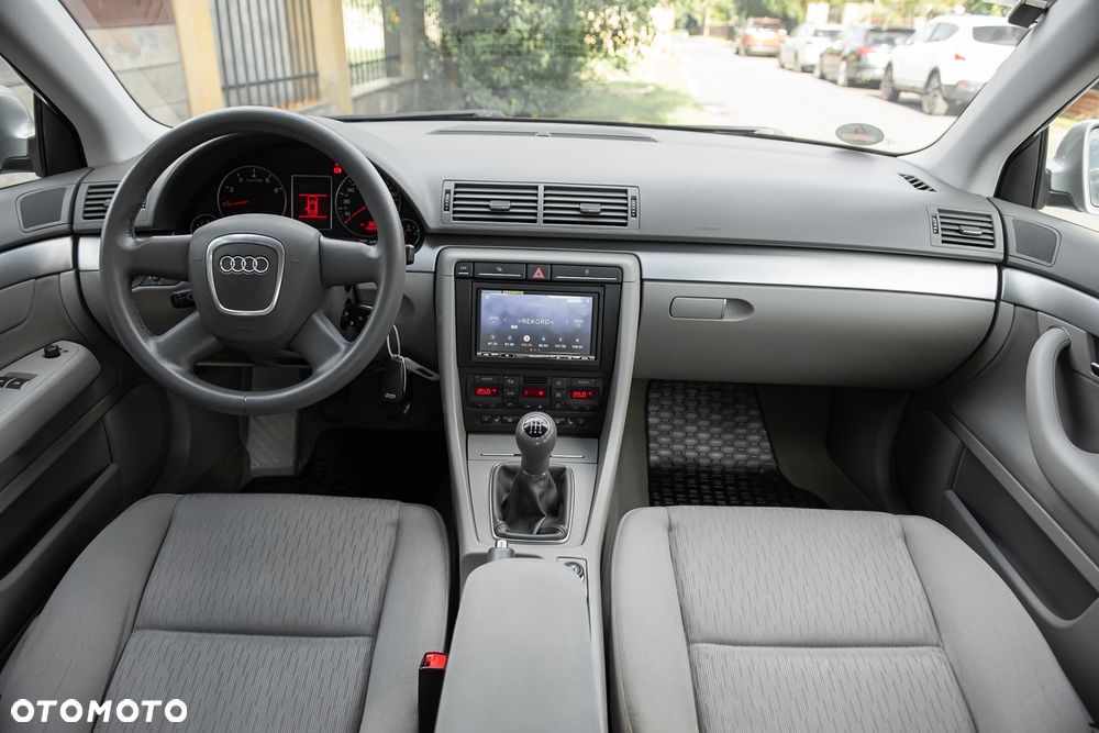 Audi A4 Limousine 1.6 - 23