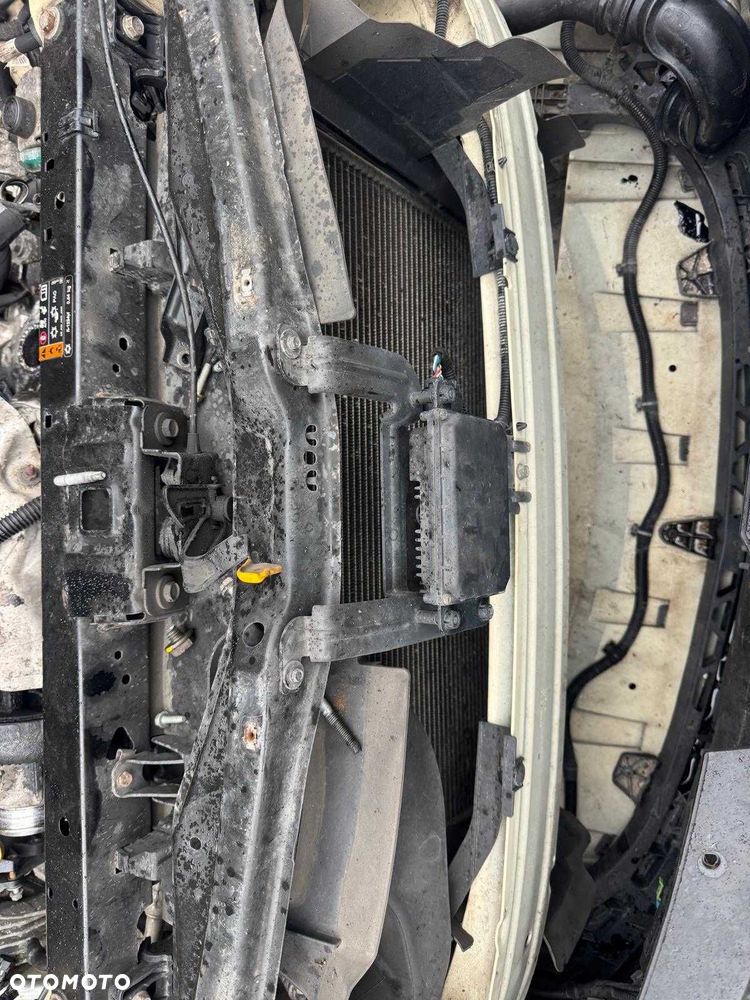 Pas przedni Opel Zafira C Lift pod radar