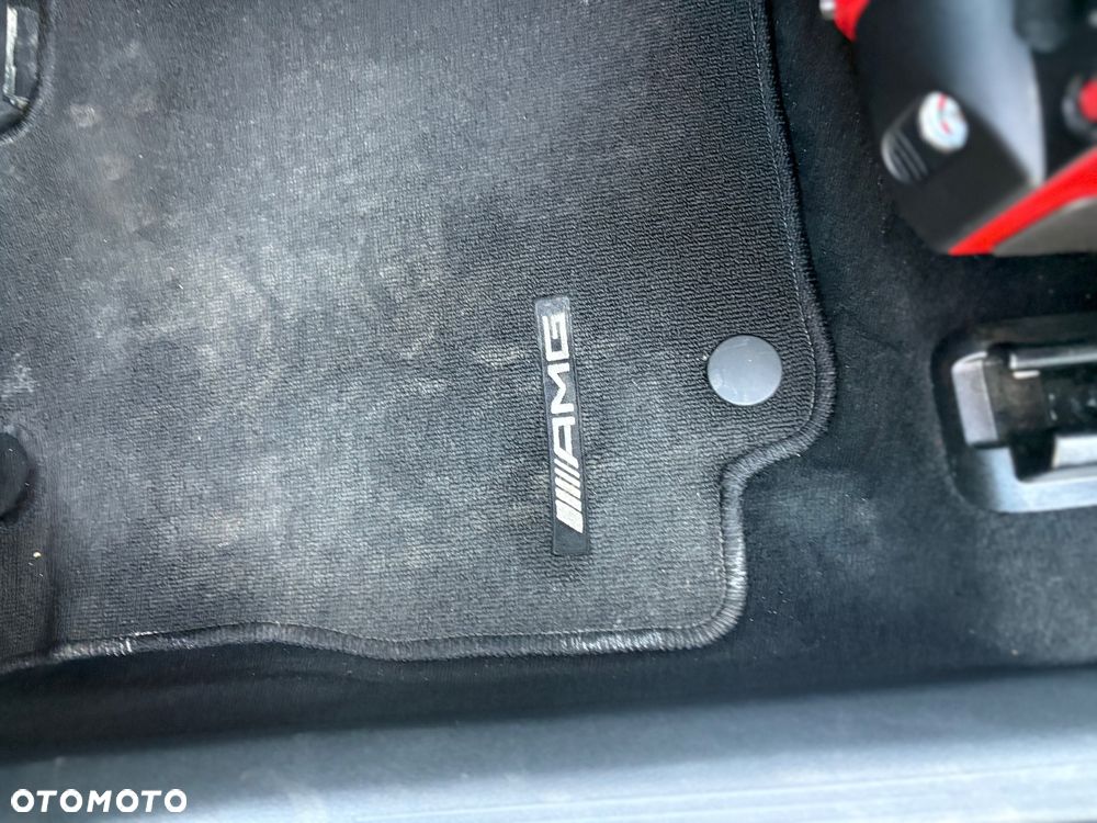 Mercedes-Benz GLC - 32