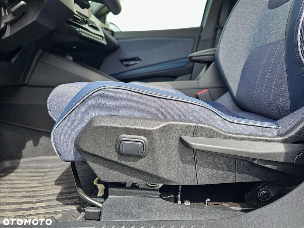 Renault 4 E-Tech 52kWh Comfort Range Techno - 17