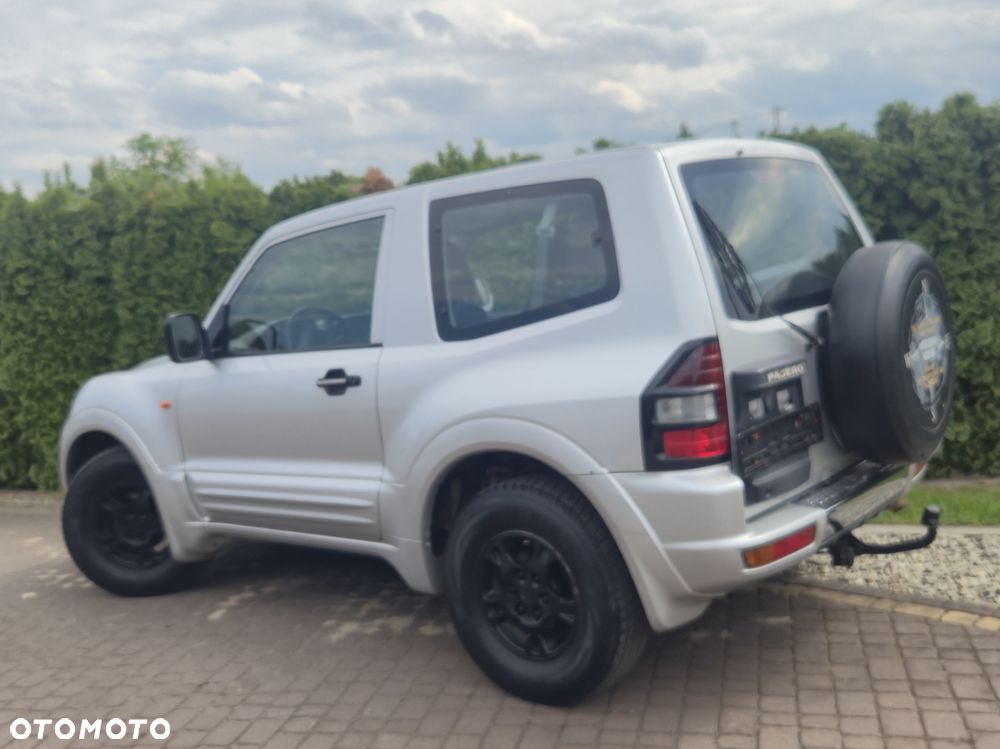 Mitsubishi Pajero - 3