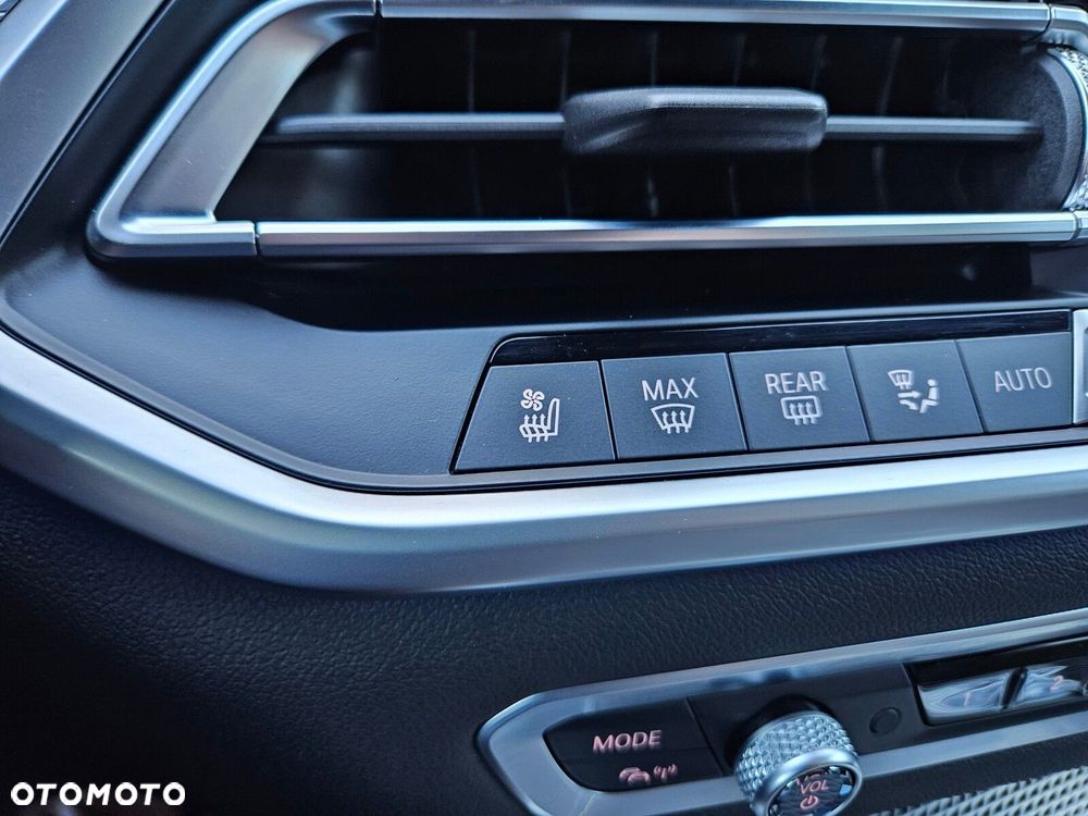 BMW X6 xDrive30d - 29