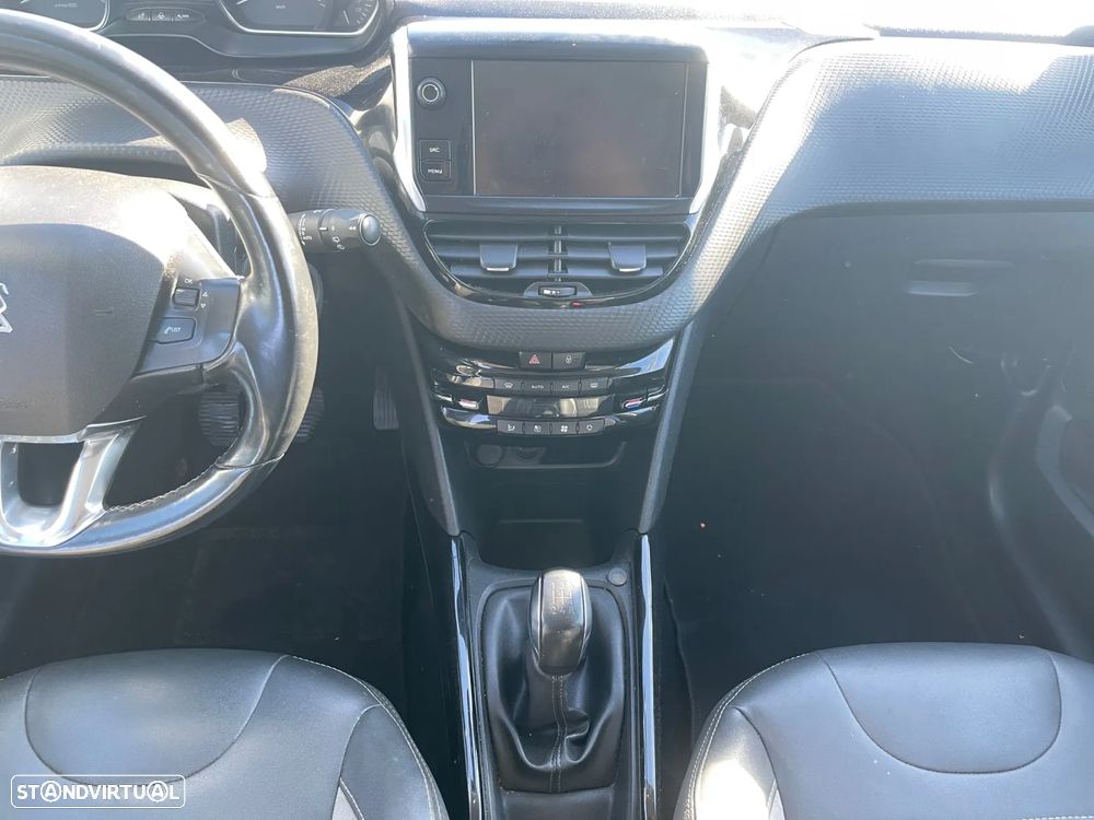 Peugeot 2008 1.2 PureTech Allure - 14