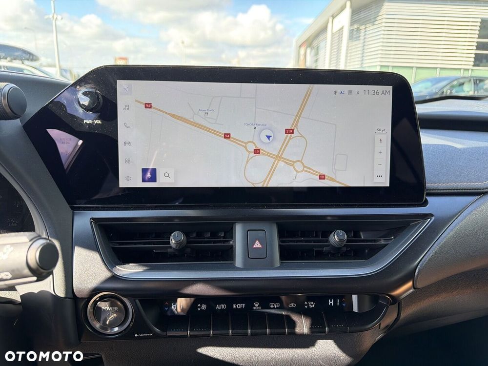 Lexus UX 300h F Sport Design - 15