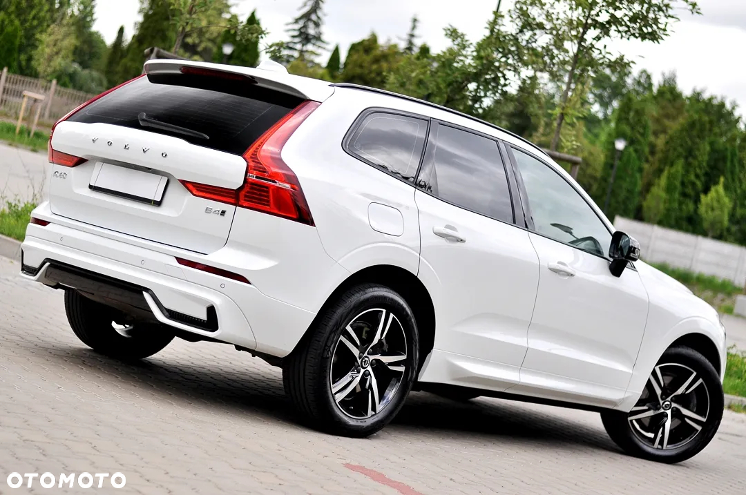 Volvo XC 60 B4 D AWD Plus Dark - 8
