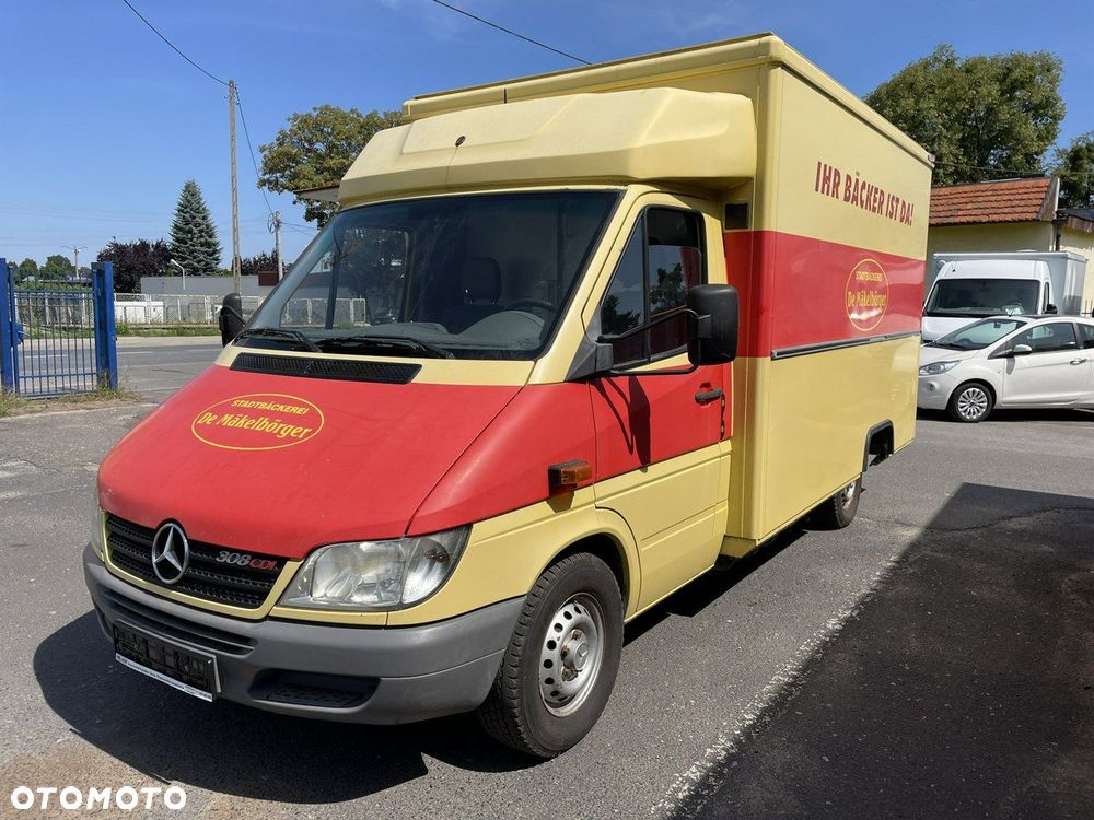 Mercedes-Benz Sprinter - 15