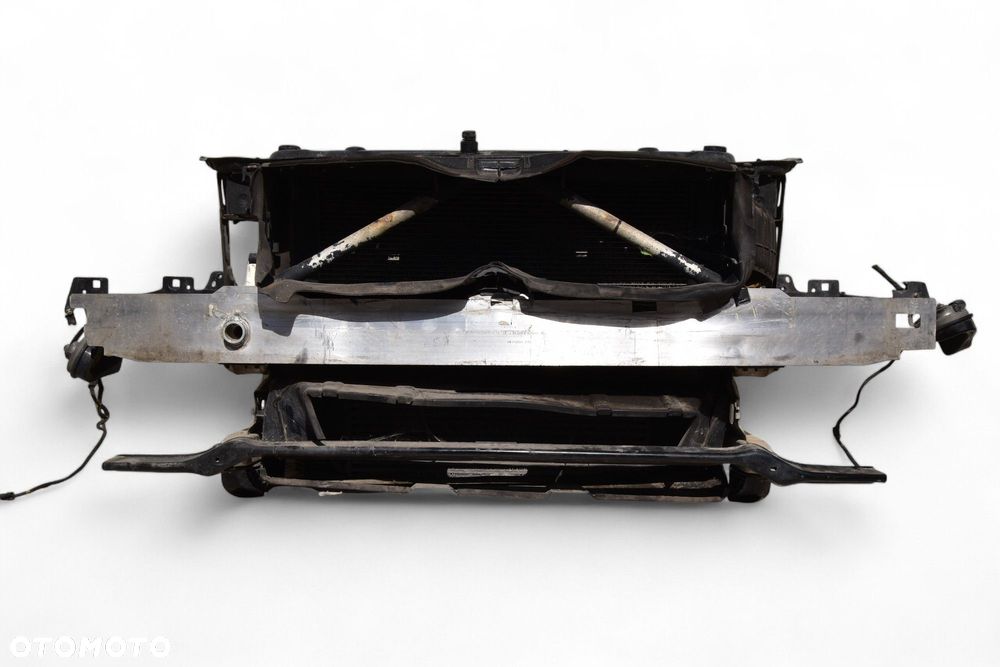 Pas Przedni Chłodnice BMW F30 3.0d 258KM N57D30 Automat - 2