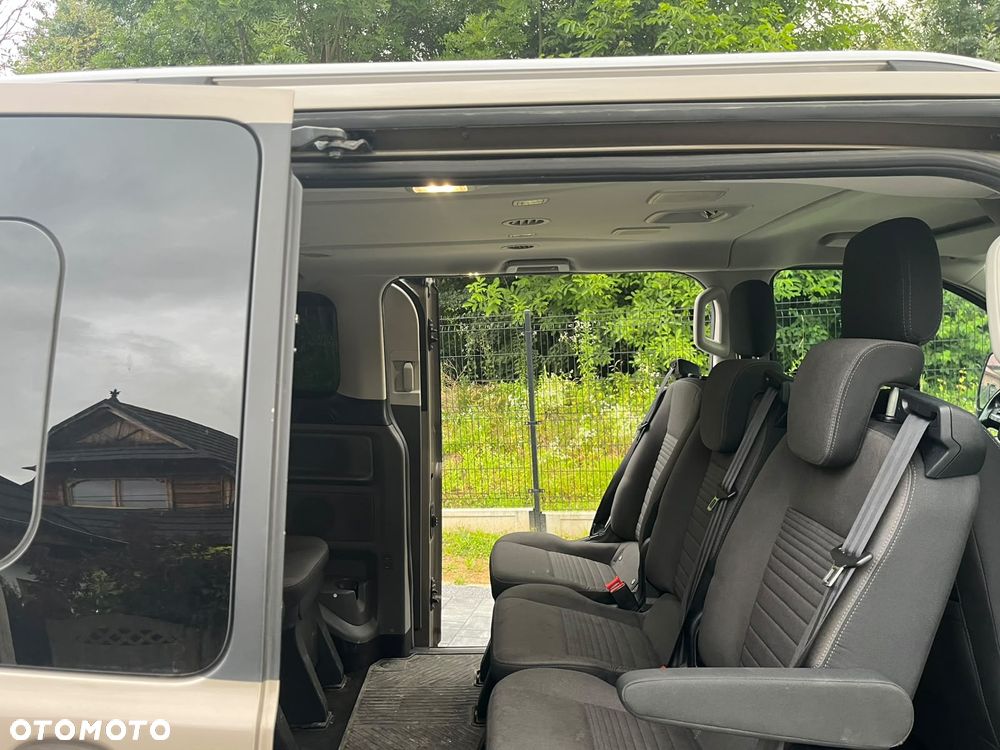 Ford Tourneo Custom - 9