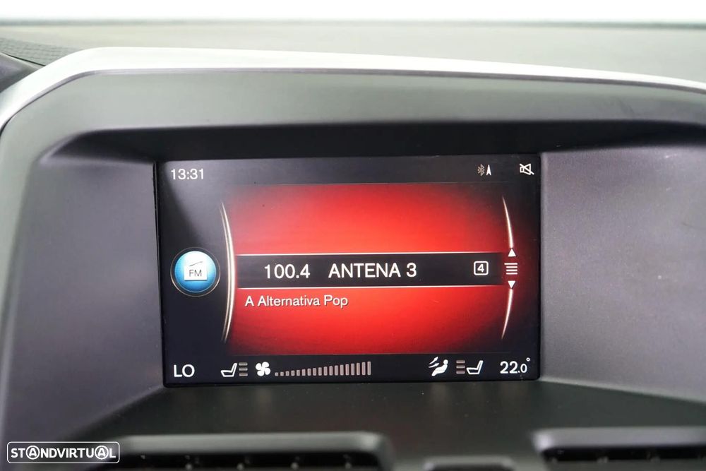 Volvo XC 60 2.0 D3 Momentum Geartronic - 32