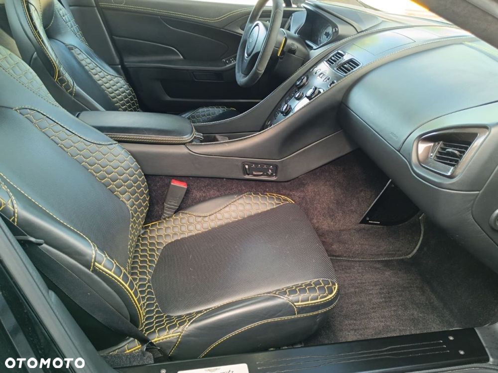 Aston Martin Vanquish - 23