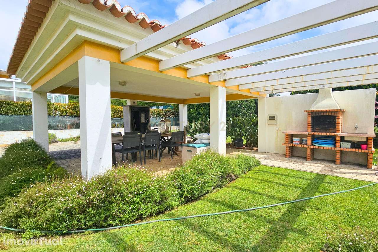 Moradia de Luxo Isolada na Quinta da Beloura com Piscina, Jardim e Pri - Grande imagem: 3/40