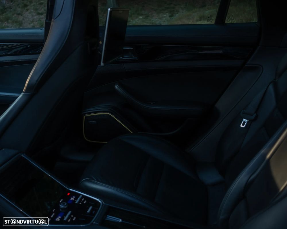 Porsche Panamera 4 E-Hybrid Executive - 19