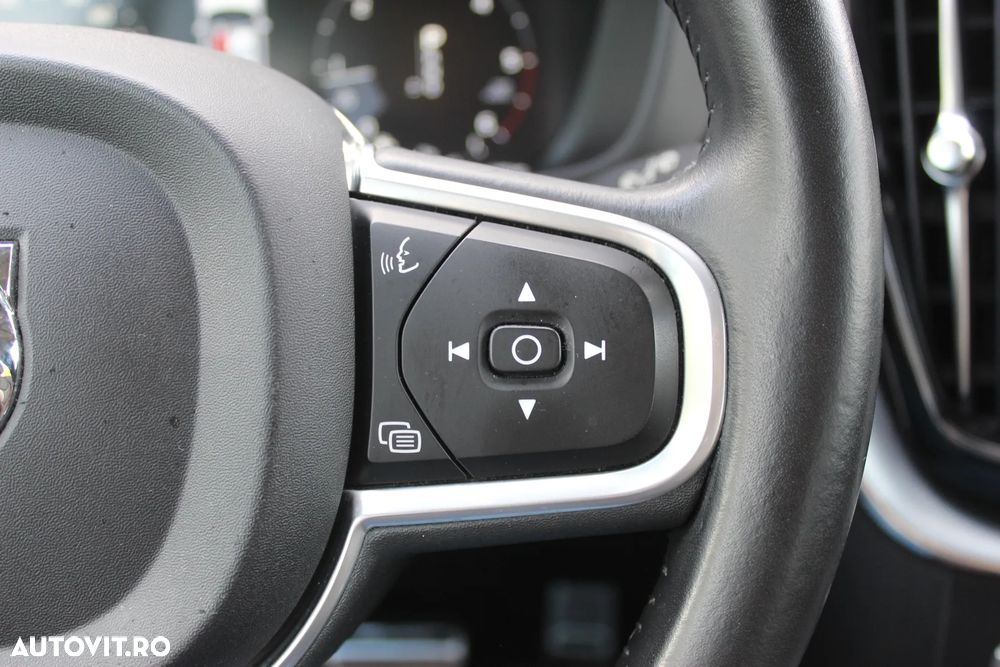 Volvo XC 60 D4 AWD Momentum - 18
