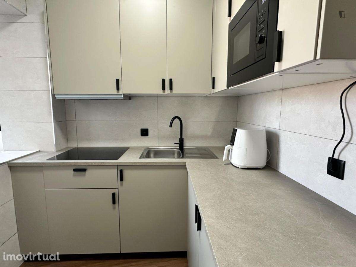Quarto - localizado em Pedrouços Porto - Grande imagem: 4/15
