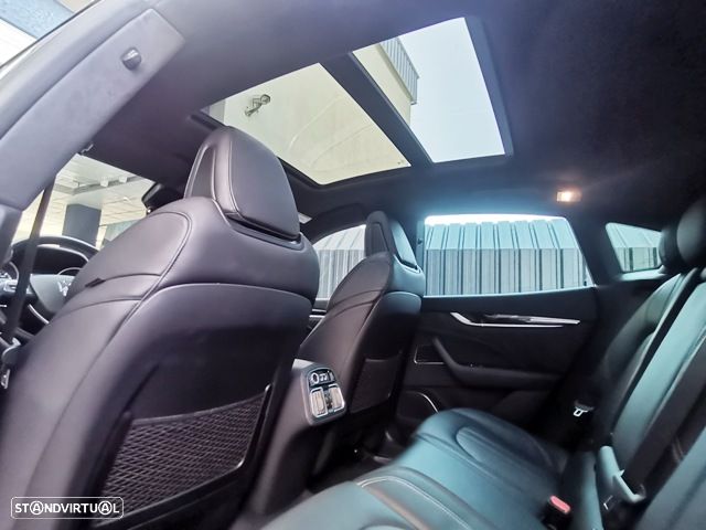Maserati Levante Q4 GranSport - 12