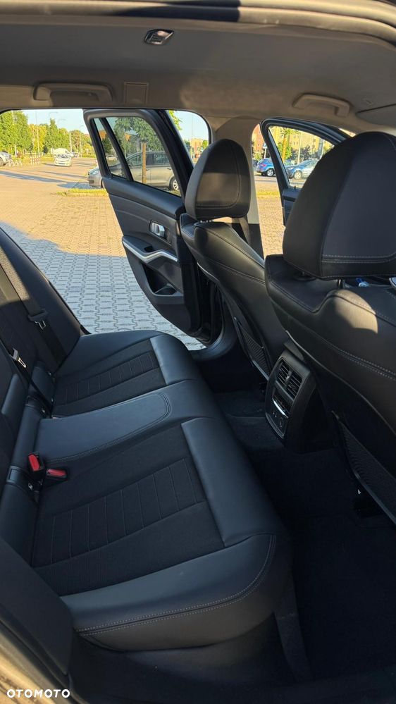 BMW Seria 3 320d Sport Line Shadow sport - 21