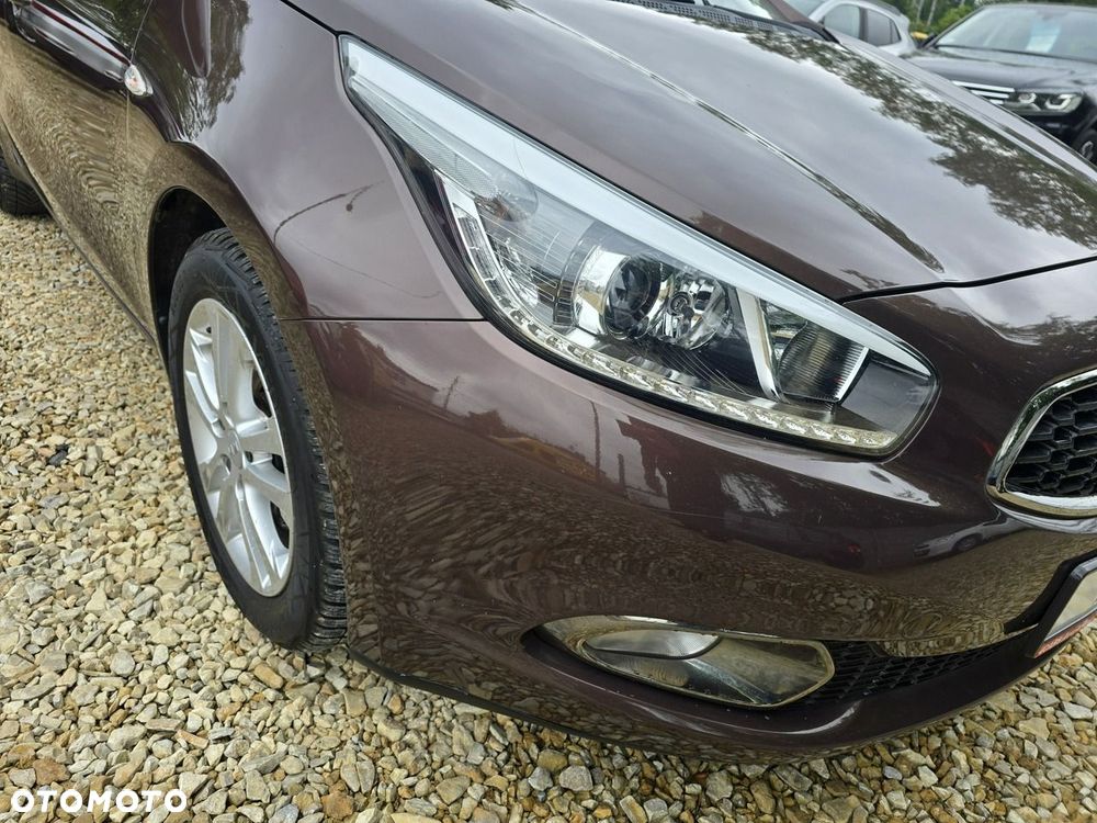 Kia Ceed - 31