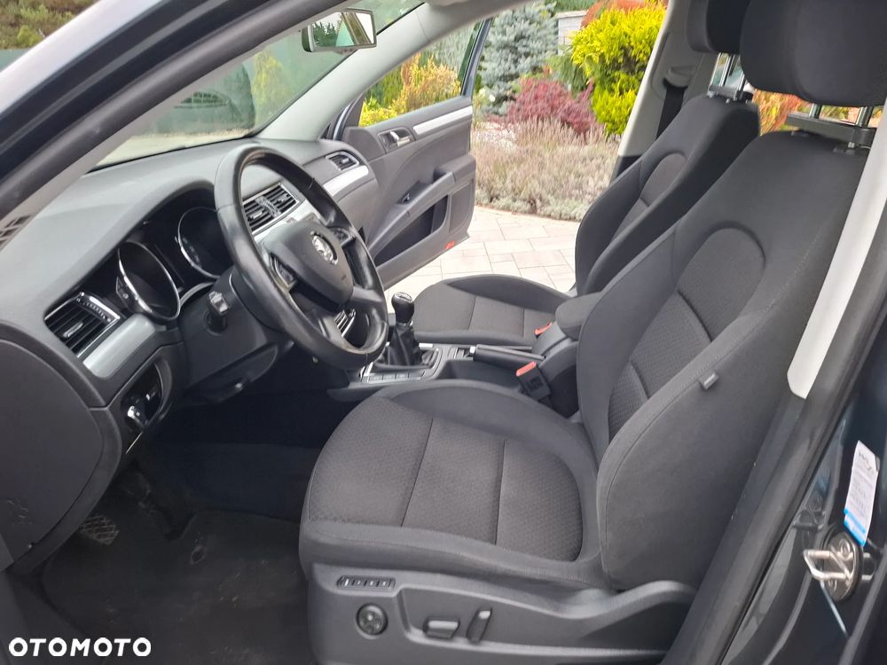 Skoda Superb 1.6 TDI GreenLine - 27