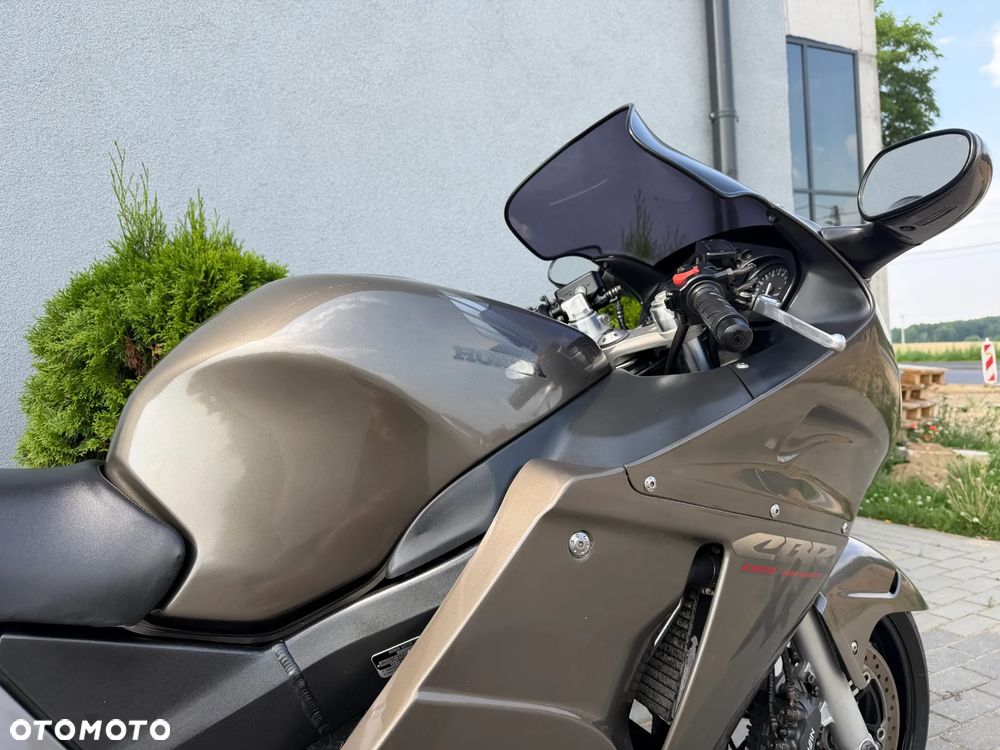 Honda CBR - 21