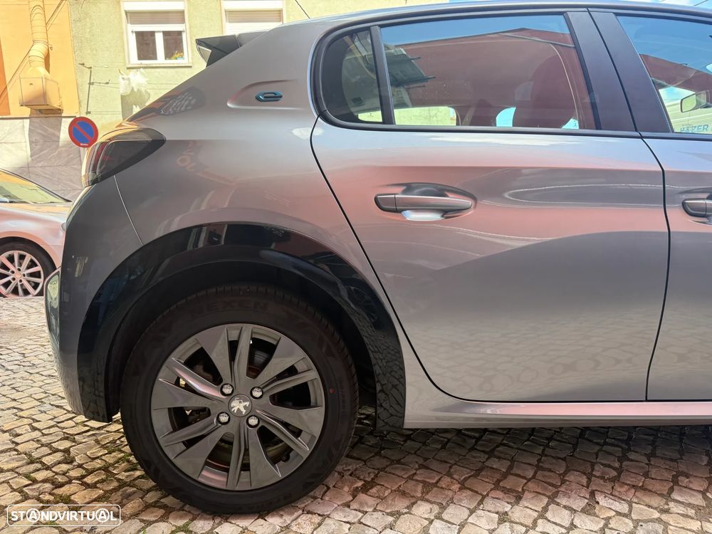 Peugeot e-208 Allure Pack - 21