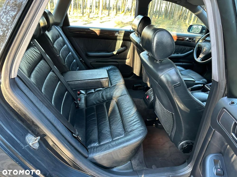 Audi A6 Avant 2.4 - 12