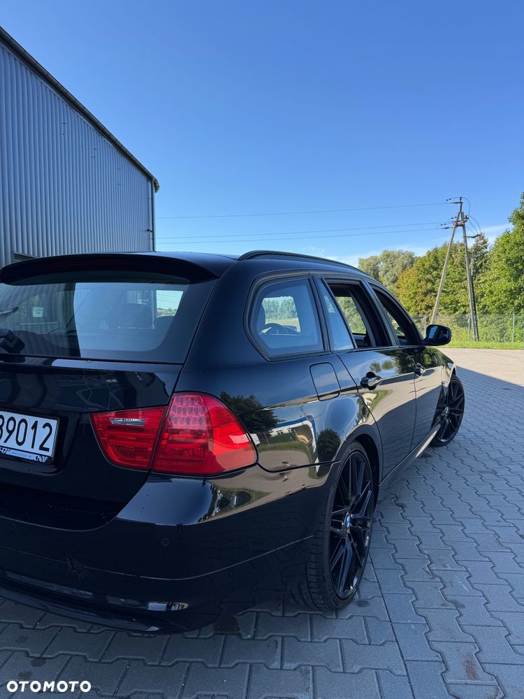 BMW Seria 3 318d - 3